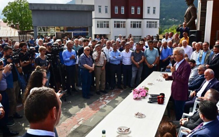 Bakan Uraloğlu’nu hemşehrisi test etti! Bakan Uraloğlu’nu hemşehrisi test etti!