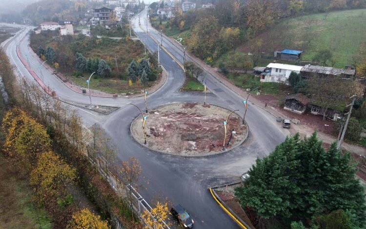 Başiskele’deki yeni kavşakla trafiğe düzen geldi Başiskele’deki yeni kavşakla trafiğe düzen geldi