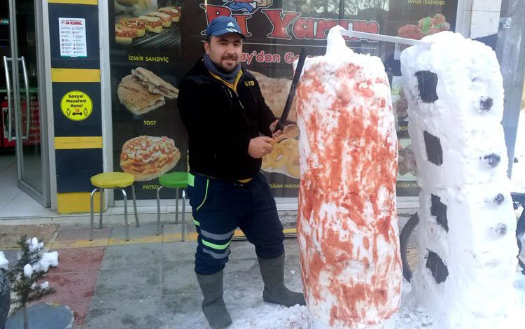 Afyonkarahisar’da ‘buzdan döner’ ilgi çekiyor!