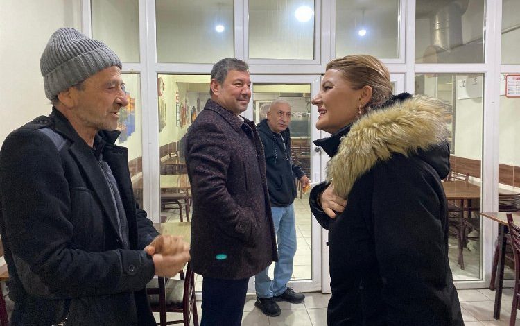 Başkan Hürriyet, Kuruçeşme’de emekçileri ziyaret etti Başkan Hürriyet, Kuruçeşme’de emekçileri ziyaret etti