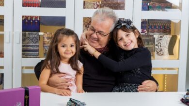 CHP’li Seven 20 Kasım mesajını torunlarıyla verdi