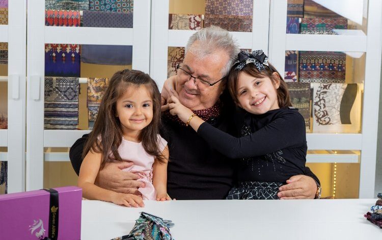 CHP’li Seven 20 Kasım mesajını torunlarıyla verdi