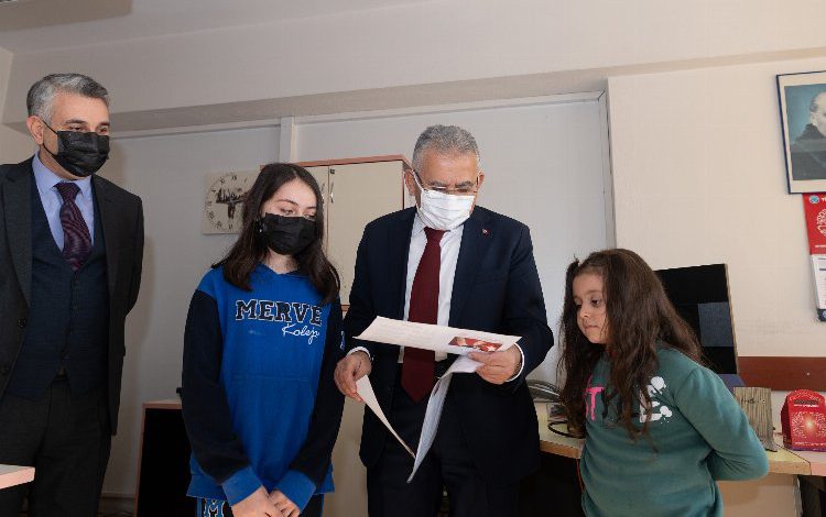 Memduh Büyükılıç’tan Kocasinan Kaymakamlığı’na ziyaret Memduh Büyükılıç’tan Kocasinan Kaymakamlığı’na ziyaret