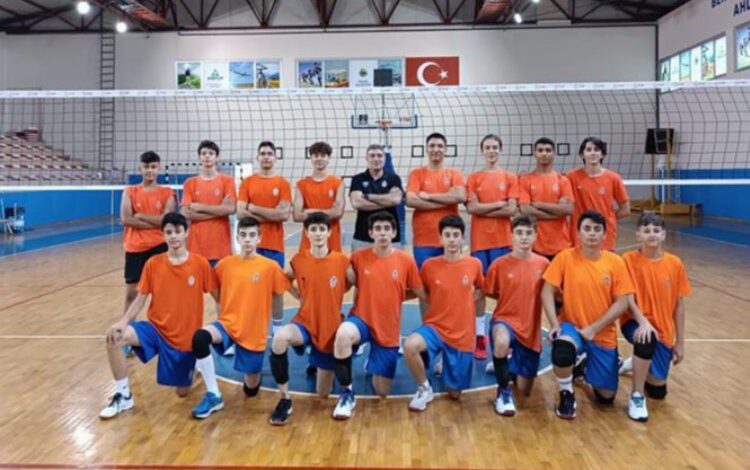 İnegöl Belediyespor voleybolda 4 kategoride yarışacak