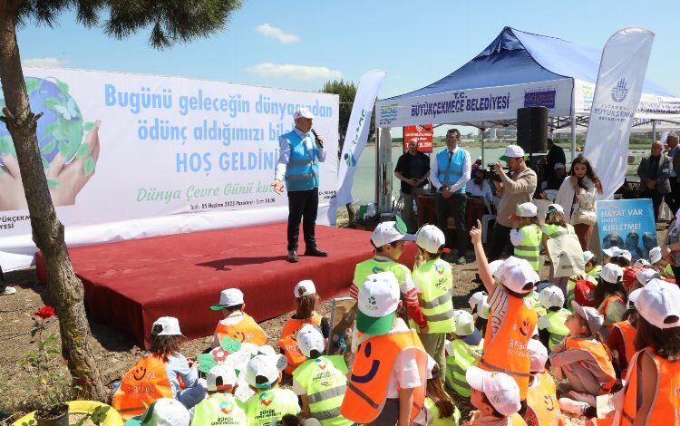 Büyükçekmece’de tonlarca atık toplandı Büyükçekmece’de tonlarca atık toplandı