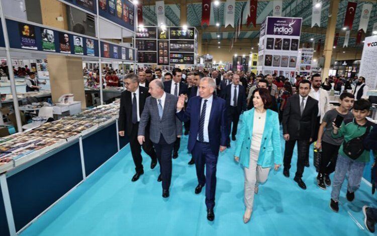 Ege’nin en büyük kitap fuarı