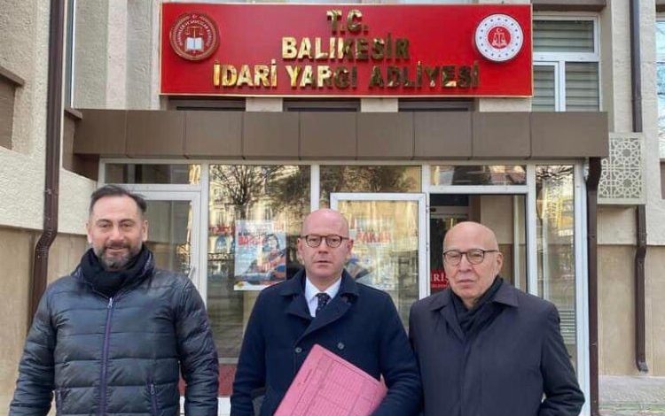 CHP’li Sarı lunapark planlarının iptal davası için adliyeye gitti CHP’li Sarı lunapark planlarının iptal davası için adliyeye gitti