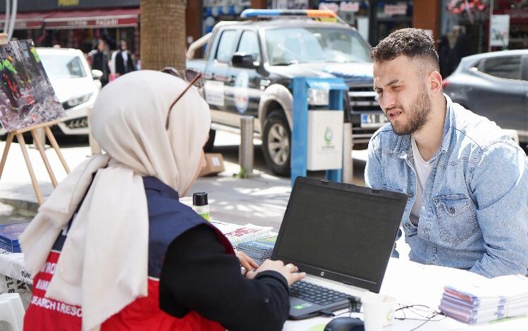 Çayırova Arama kurtarma ekibi stant açtı