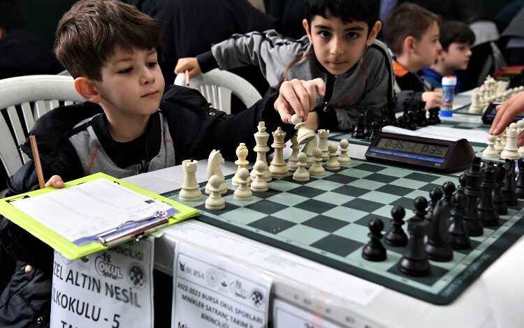 Bursa Osmangazi’de minik satranççılar şampiyonluk için yarıştı