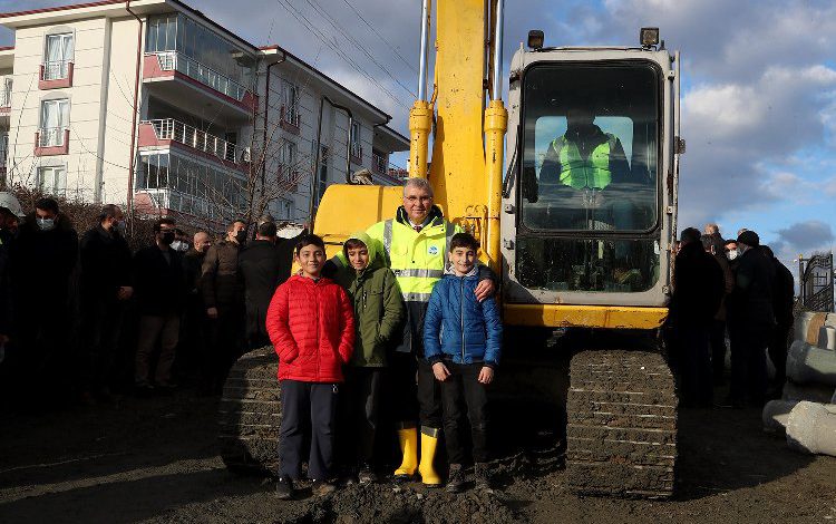 Sakarya Büyükşehirden Serdivan’a yeni yatırım Sakarya Büyükşehirden Serdivan’a yeni yatırım