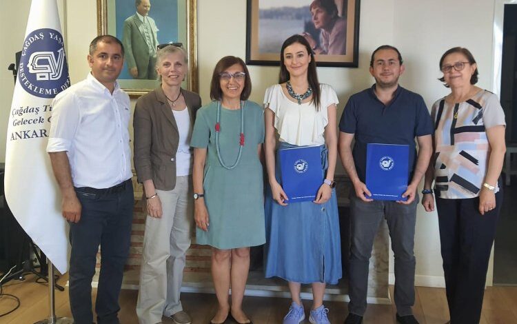 Geliri afet bölgesindeki kız çocuklarına bağışlandı Geliri afet bölgesindeki kız çocuklarına bağışlandı