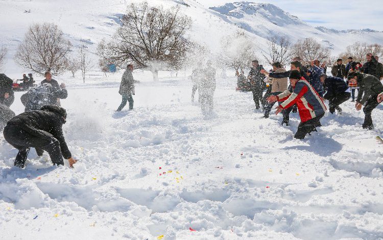 Kayseri Yahyalı Belediyesi personeli Kar Festivalinde buluştu Kayseri Yahyalı Belediyesi personeli Kar Festivalinde buluştu