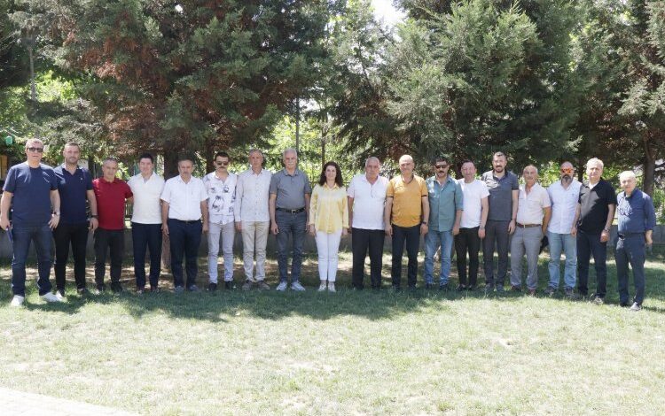 İzmit muhtarlarla istişareyi sürdürüyor