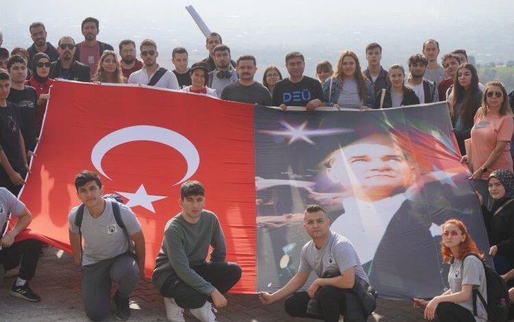 Kiraz’da Ulu Önder doğa yürüyüşünde anıldı