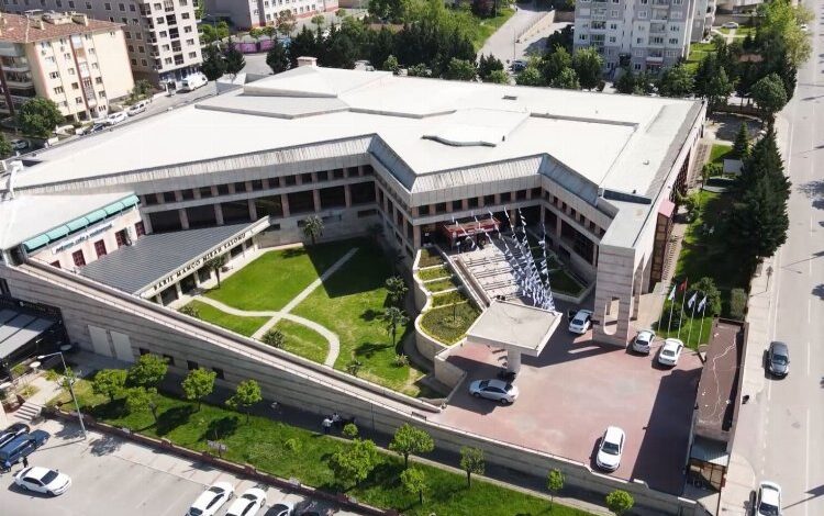 Bursa Yıldırım’ın ikinci ‘uyumayan kütüphanesi’ açıldı