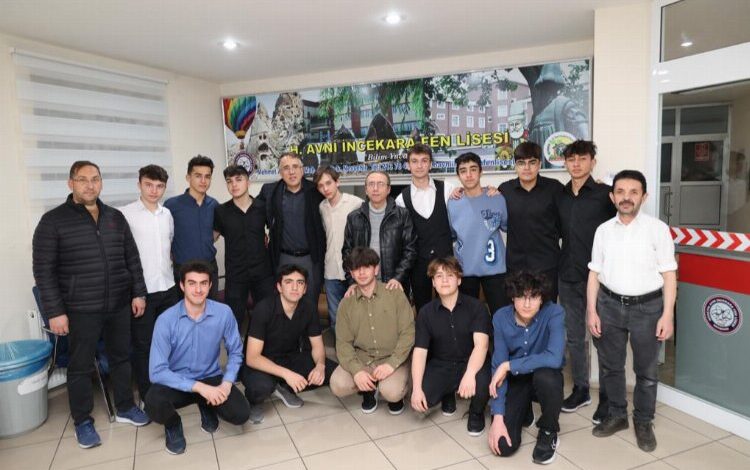 Mehmet Savran sahurda öğrencilerle buluştu Mehmet Savran sahurda öğrencilerle buluştu