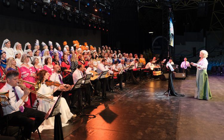 Bursa Açıkhava’da sahne kadınların Bursa Açıkhava’da sahne kadınların