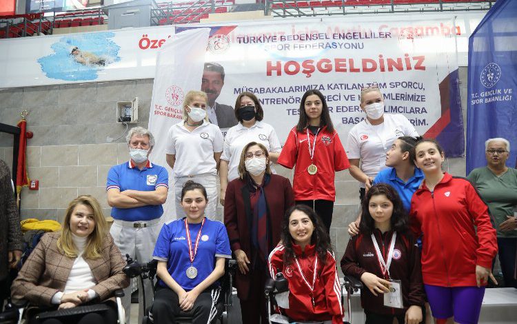 “Gaziantep Modeli size deniz olmadan da yüzme şampiyonu nasıl olunacağını gösterir” “Gaziantep Modeli size deniz olmadan da yüzme şampiyonu nasıl olunacağını gösterir”