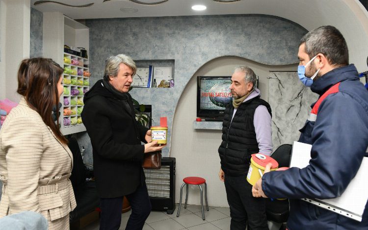 Bursa Mustafakemalpaşa’da atık jilet seferberliği Bursa Mustafakemalpaşa’da atık jilet seferberliği