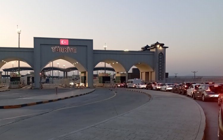 Sınır kapılarından çıkışlar 3’e katlandı! Sınır kapılarından çıkışlar 3’e katlandı!