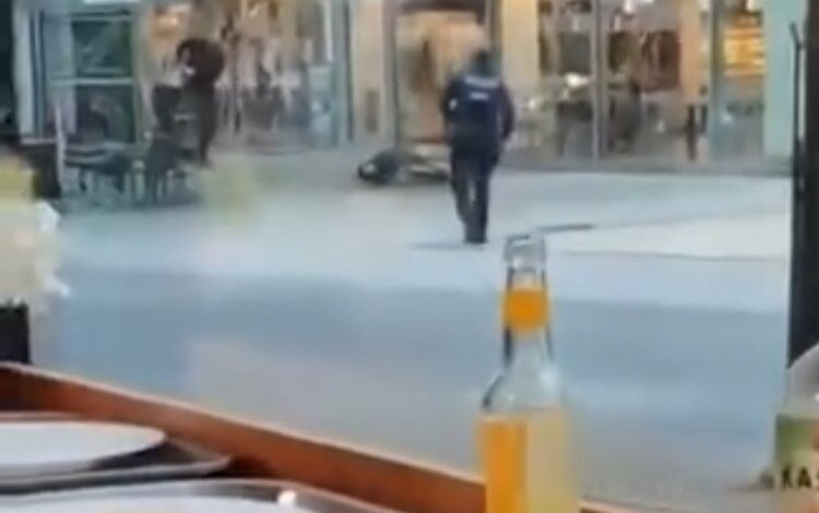 Almanya’da polise bıçaklı saldırı Almanya’da polise bıçaklı saldırı