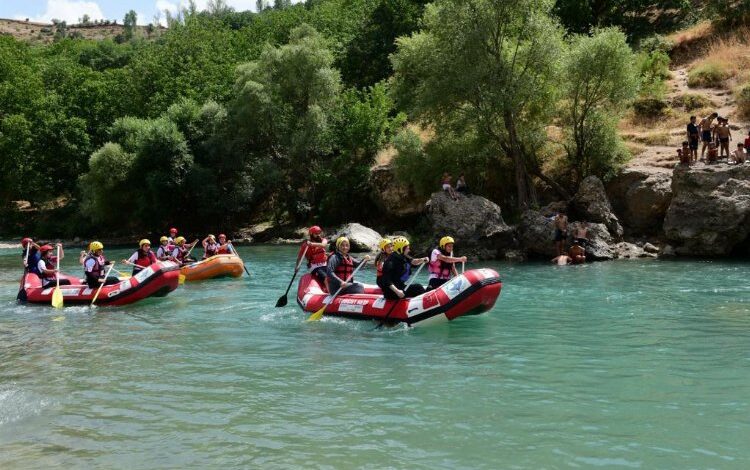 Kadınlar rafting şampiyonasında iddialı Kadınlar rafting şampiyonasında iddialı