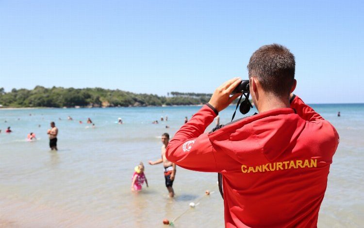 500’e yakın kişinin sahillerde can simidi oldu 500’e yakın kişinin sahillerde can simidi oldu