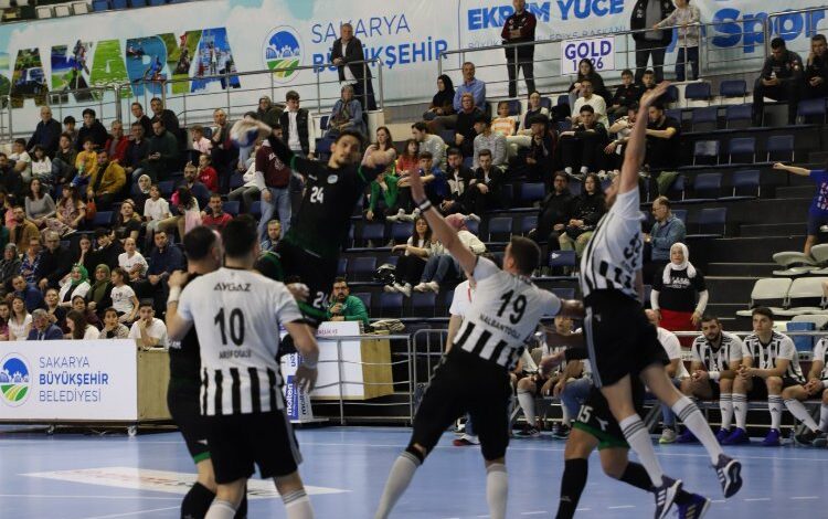 Sakarya hentbol Beşiktaş’a mağlup oldu Sakarya hentbol Beşiktaş’a mağlup oldu