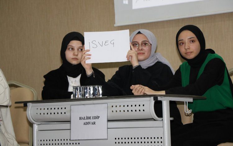 Kocaelili gençler bilgileriyle yarıştı Kocaelili gençler bilgileriyle yarıştı