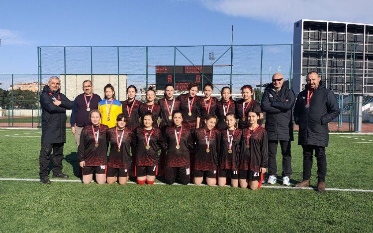 Bursa Yıldırım’ın altın kramponları yarı finalde Bursa Yıldırım’ın altın kramponları yarı finalde