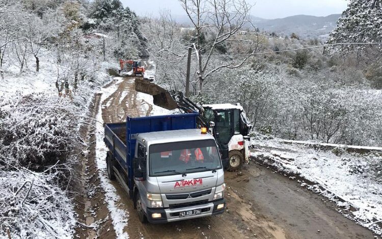 Kocaeli A Takımı kar mesaisinde