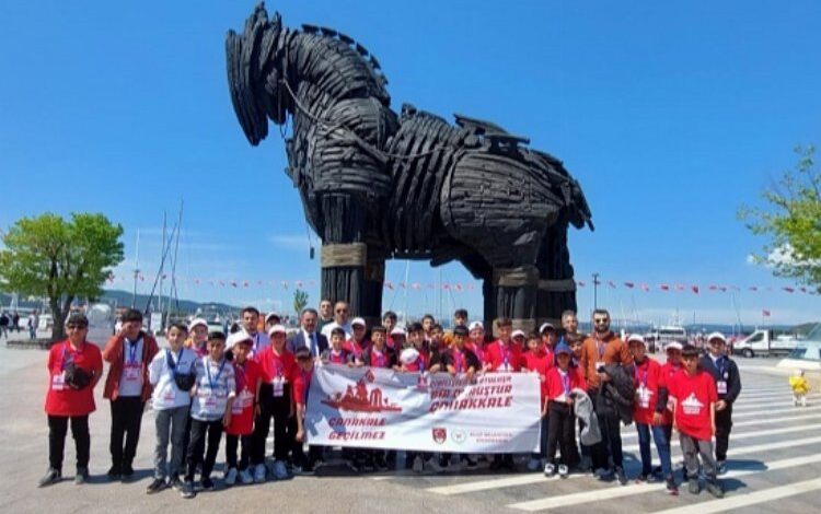 Diyarbakır’da başarılı 80 öğrenciye Teknofest ödülü Diyarbakır’da başarılı 80 öğrenciye Teknofest ödülü