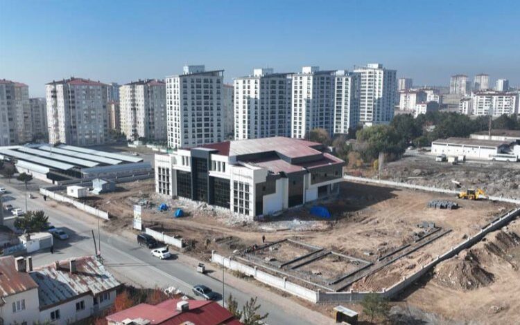 Sivas’ta eş zamanlı yapılan iki kültür merkezi tamamlanıyor Sivas’ta eş zamanlı yapılan iki kültür merkezi tamamlanıyor