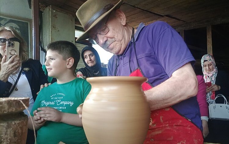Pazaryeri’nde 81 yaşındaki usta mesleğine aşık Pazaryeri’nde 81 yaşındaki usta mesleğine aşık