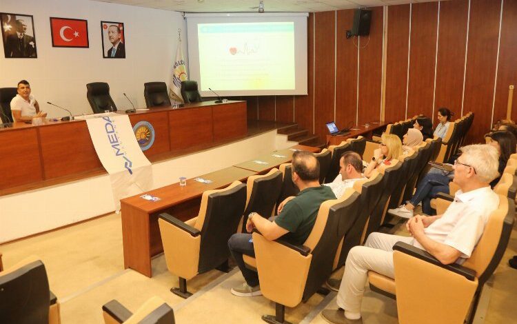 Gölcük Belediyesi personeline sağlık eğitimi