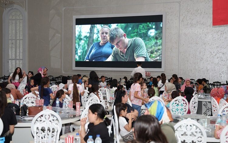 Kayseri Talas’ta Kadınlar Matinesi’nde Eren’e yoğun ilgi