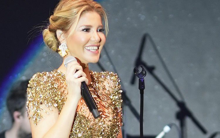 Gülben Ergen’in kostümündeki taşlar Paris’ten getirtildi Gülben Ergen’in kostümündeki taşlar Paris’ten getirtildi