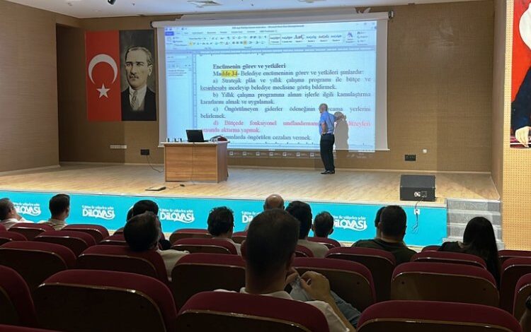 Dilovası Belediyesi’nde personele hizmet içi eğitim Dilovası Belediyesi’nde personele hizmet içi eğitim