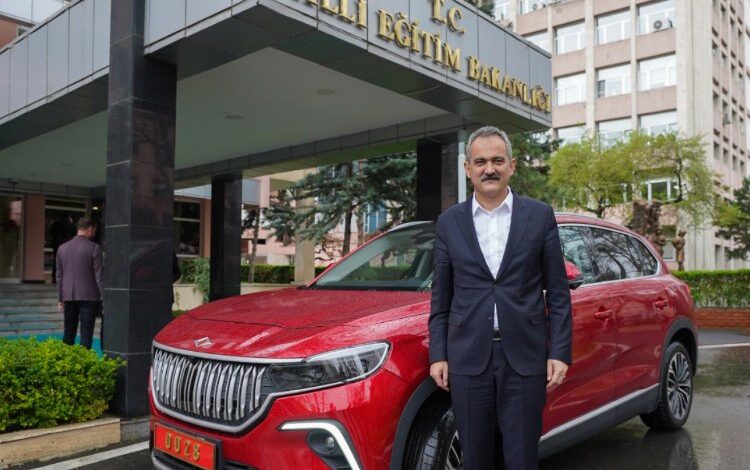 Bakan Özer de Togg direksiyonunda