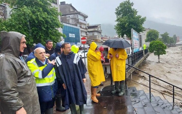 Bakan Kurum afet bölgesinde