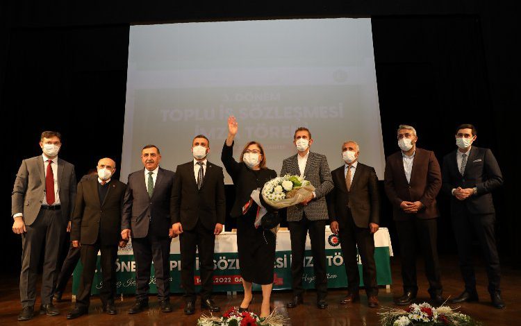 Gaziantep’te toplu iş sözleşmesi imzalandı Gaziantep’te toplu iş sözleşmesi imzalandı