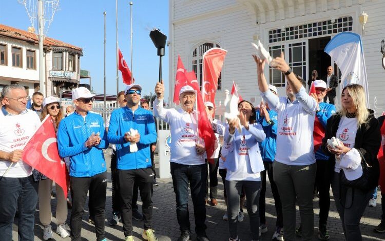 Mudanya’dan Ankara’ya 8 günlük meşaleli yürüyüş başladı Mudanya’dan Ankara’ya 8 günlük meşaleli yürüyüş başladı