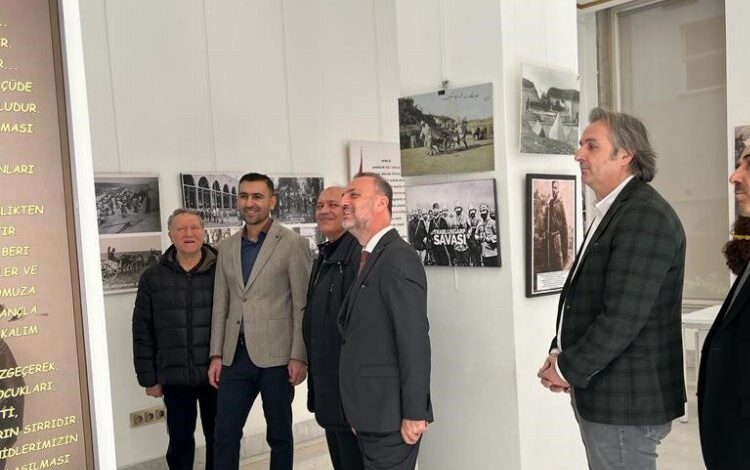Bursa’da fotoğraflarla Çanakkale Zaferi Bursa’da fotoğraflarla Çanakkale Zaferi