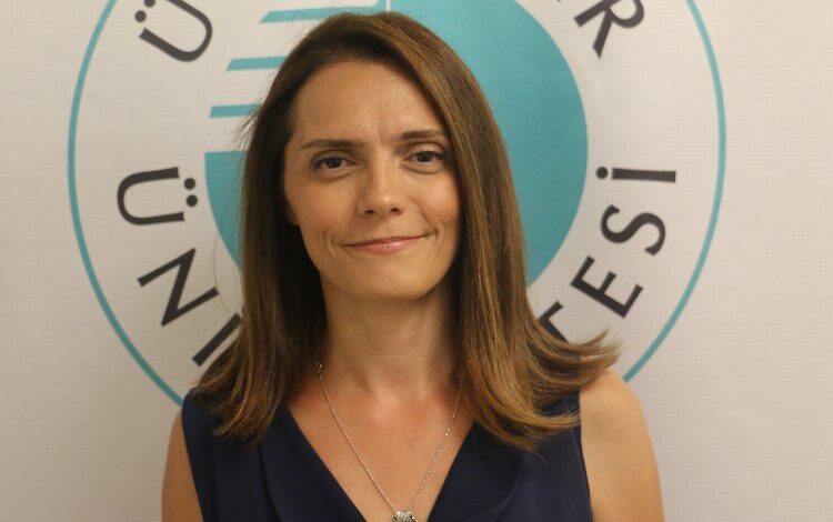 Alzheimer hastasına bakım veren de depresyona giriyor!