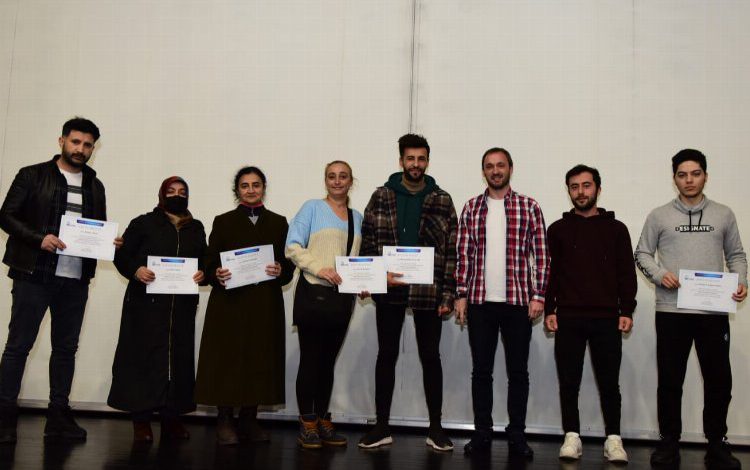 Bursa Yıldırım Belediyesi ‘Dijital Pazarlama Akademisi’ mezunlarını verdi Bursa Yıldırım Belediyesi ‘Dijital Pazarlama Akademisi’ mezunlarını verdi