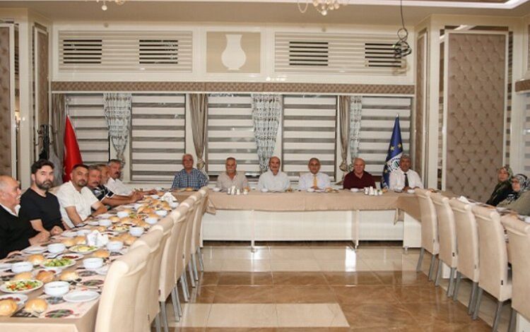 Alim Işık vatandaşla Muharrem orucunu açtı