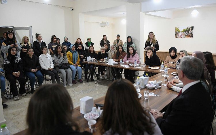 Mansur Yavaş gençlerle buluştu