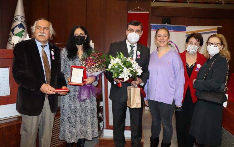 Kocaeli İzmit Belediyesinde “Kanser Günü  Farkındalık” sempozyumu düzenledi