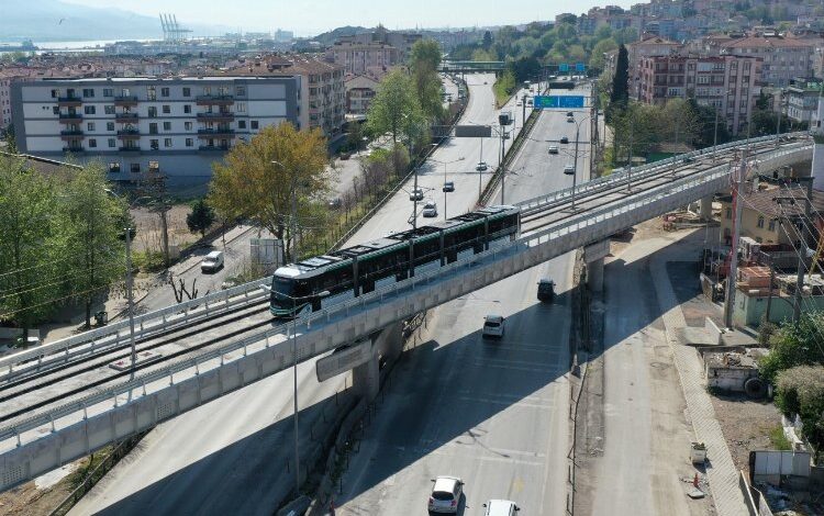 Kuruçeşme tramvayda ücretsiz binişler devam ediyor Kuruçeşme tramvayda ücretsiz binişler devam ediyor