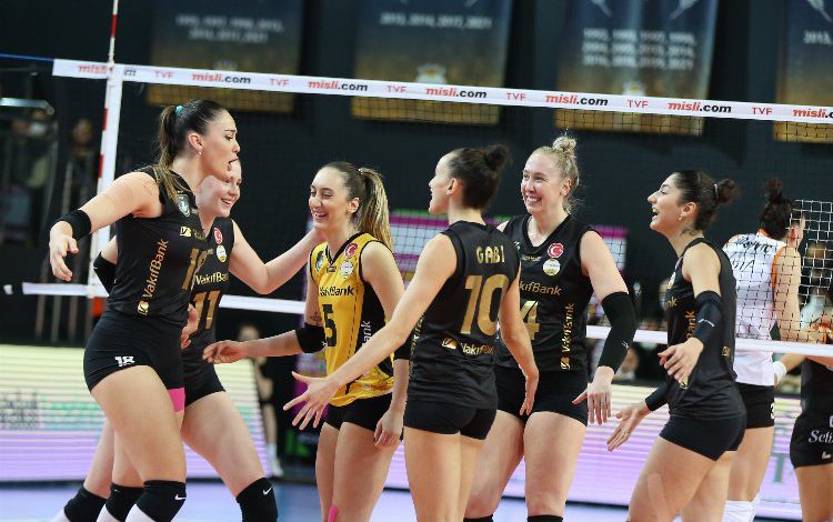 VakıfBank derbide set vermedi